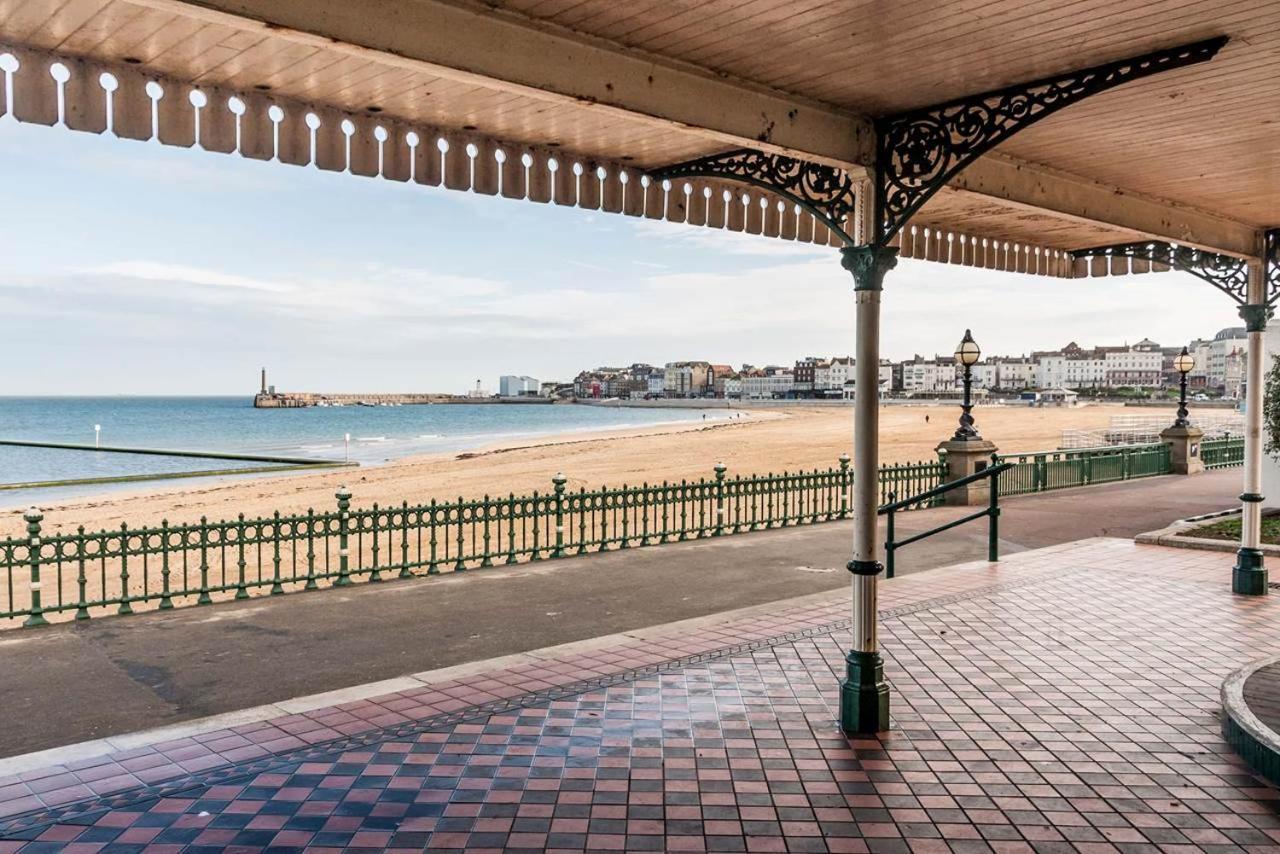 Cosy Coach House Garden Apartment By The Sea, Own Entrance Door, Garden Terrace With Exclusive Rear Door Access & Free Reserved Parking Space Only 2 Mtrs From Your Apt Door! Early Checkin From 3Pm And Late Check Out Till 11Am Available! Broadstairs Εξωτερικό φωτογραφία